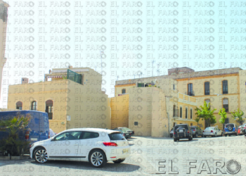 fotosceuta 2016 03 11 P 8 1 Vecinos del Pueblo transmiten al delegado sus problemas con menas