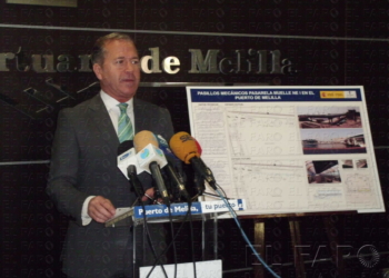 fotosceuta 2016 03 17 dori CIMG3290 La obra para instalar cintas mecánicas en la pasarela del puerto se adjudicará en mayo