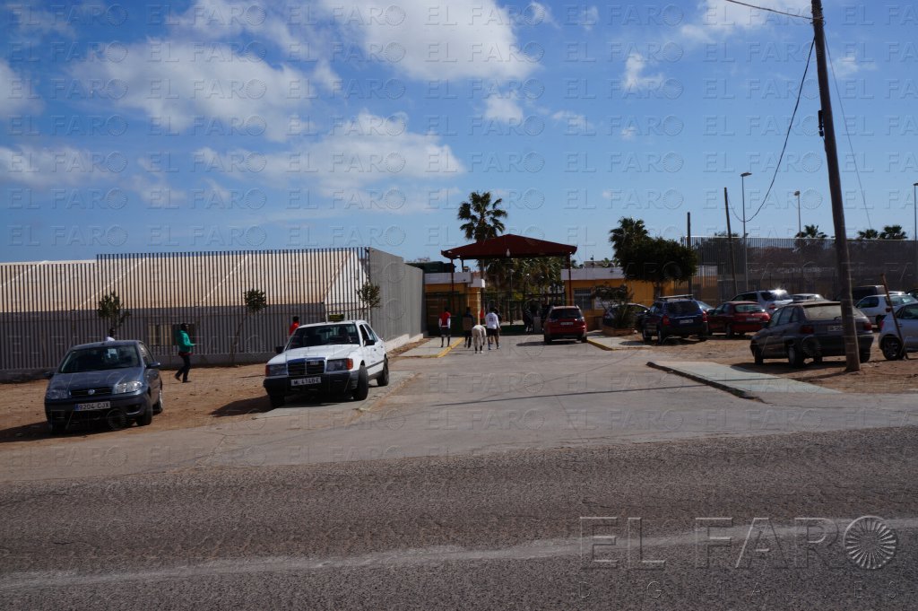 Tres detenidos por asaltar y lesionar a dos jóvenes en el exterior del CETI