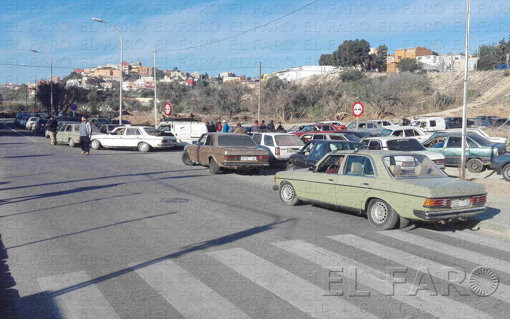 Imbroda: “Las obras de la carretera de Farhana han tardado más de la cuenta”