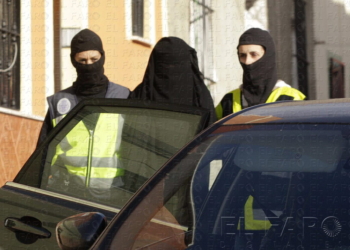 fotosceuta 2016 04 18 Melilla Manuel 635543329272579586 Se pusieron niqab para cruzar por Beni Enzar porque creían que iban discretas