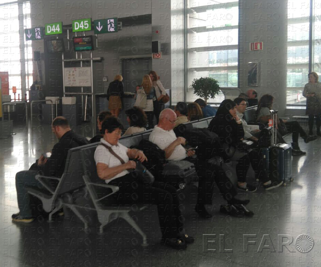 Más de 300 pasajeros se quedan sin volar por los efectos de una climatología adversa
