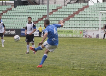 fotosmelilla 2016 04 04 DEPORTE MELILLA F2A0510 El Melilla coge aire en Mérida