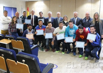 fotosmelilla 2016 04 06 DEPO f 1 Los nuevos Técnicos Deportivos Nivel 1 de Fútbol reciben su diploma