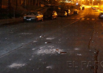 fotosceuta 2016 05 05 P 8 1 Apedrean un autobús de la COA en la cuarta jornada de altercados en el Tiro