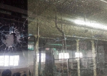 fotosceuta 2016 05 07 Manuel Melilla IMG 20160506 WA0017 La COA suspende indefinidamente las líneas 5 y 6 tras otro bus apedreado