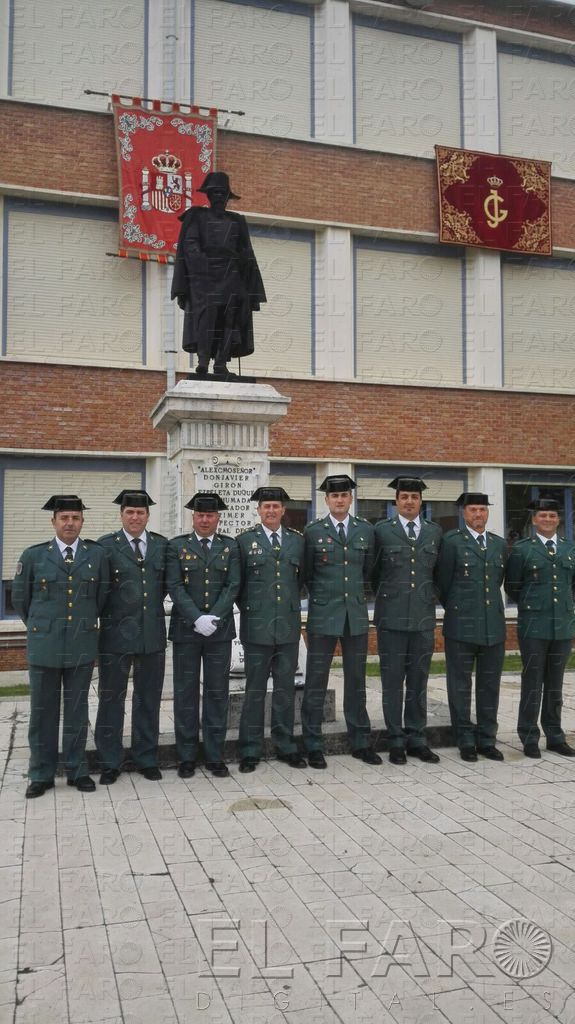 Interior condecora a los 8 guardias civiles que fueron absueltos por su actuación en la valla en 2014