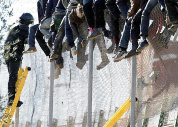 fotosceuta 2016 05 16 Manuel Melilla 635837195494360257w La Benemérita y la Policía marroquí evitan el salto de 150 inmigrantes