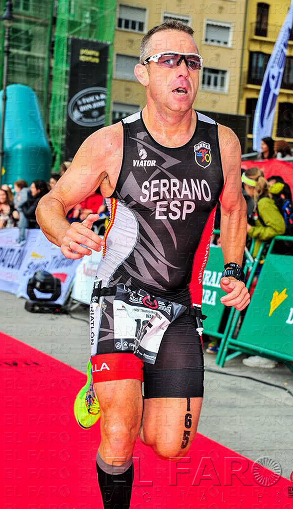 Juan Barrios concluye el Half Triatlón Pamplona en la posición 49 de 800