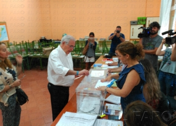 fotosceuta 2016 06 27 dori IMG 20160626 113502 A las urnas, con los compañeros de partido y la familia