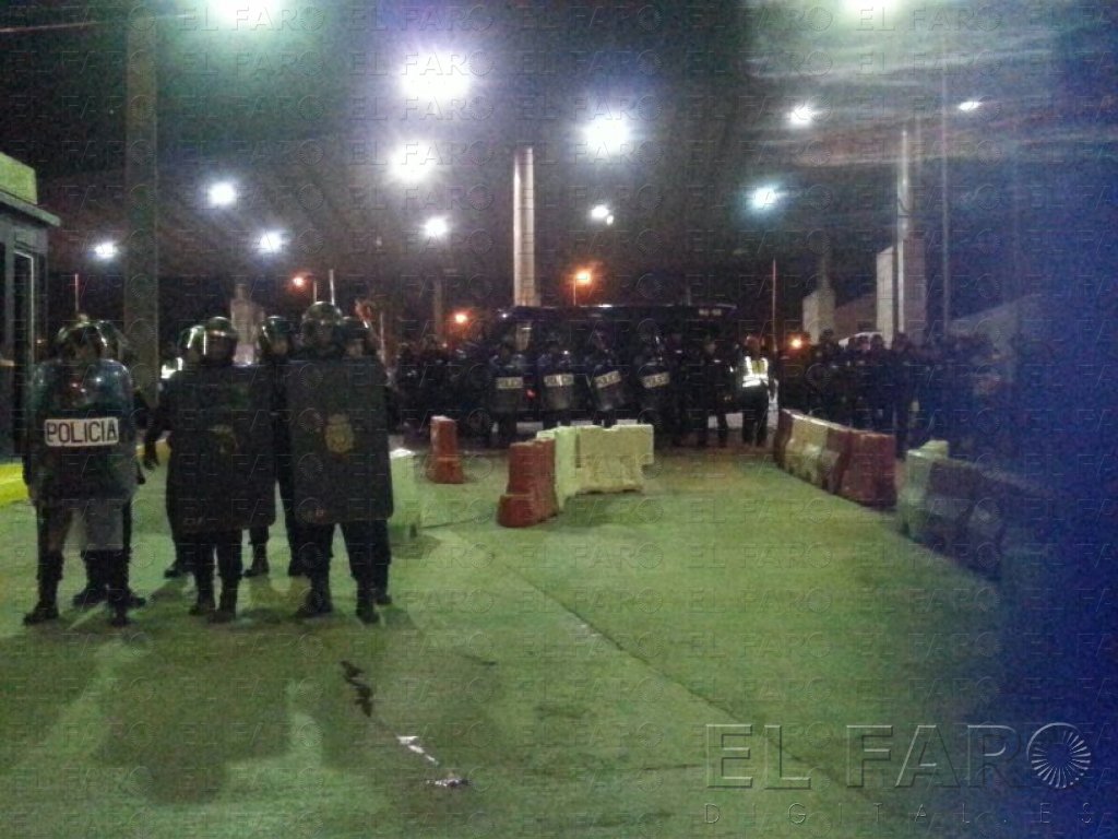 Investigan a 5 agentes marroquíes por cobrar a sirios que querían asilo