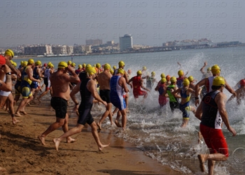 fotosmelilla 2016 06 26 DEPORTE MELILLA 28 01 Álvaro Martínez se lleva el Triatlón Bomberos