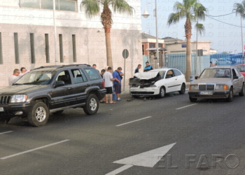 fotosceuta 2016 07 02 Manuel Melilla DSCN9952 Dos vehículos colisionan en el Paseo Marítimo a la altura de los Juzgados