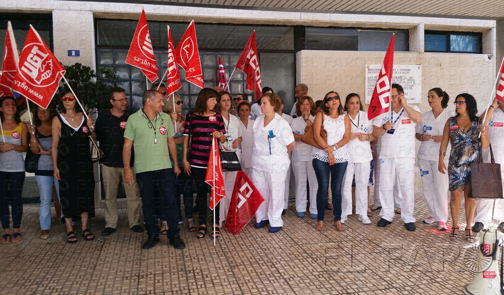 Los celadores piden restringir el concurso de traslados e insisten en que hace falta más personal