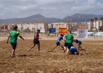 fotosceuta 2016 07 17 Manuel Melilla DSC02785 copia El Pink Panthers de Sevilla gana el II Torneo de Rugby Playa local
