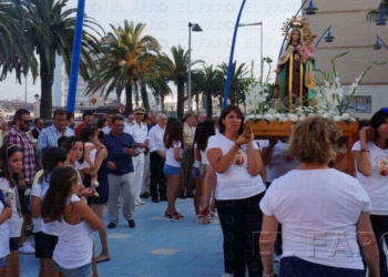 fotosmelilla 2016 07 14 Alejandro 01 16 Un centenar de melillenses homenajea a los pescadores ante la Virgen del Carmen