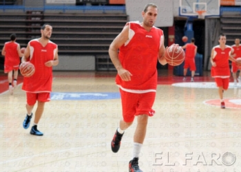 fotosmelilla 2016 07 14 DEPORTES 24 01 Oliver Arteaga, un MVP para la pintura del Melilla Baloncesto