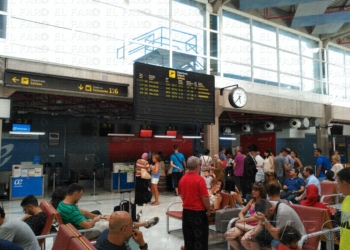 El aeropuerto recupera la normalidad tras las cancelaciones de seis vuelos el domingo