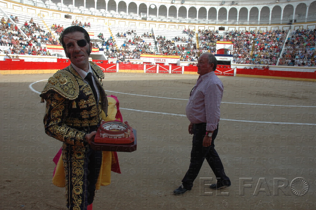 Jueves de toros en Melilla con Juan José Padilla, El Cordobés y Tejada