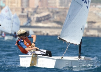 fotosmelilla 2016 08 05 DEPORTE MELILLA Miguel Duennas Arranca el mes náutico melillense