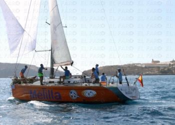 fotosmelilla 2016 08 10 DEPORTE MELILLA 23 01 El Icue IV lidera la flota en su paso por Chafarinas