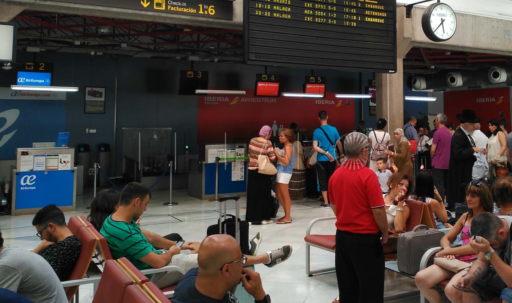 Adiós a la diferencia entre tarifas de Iberia si lleva una maleta grande