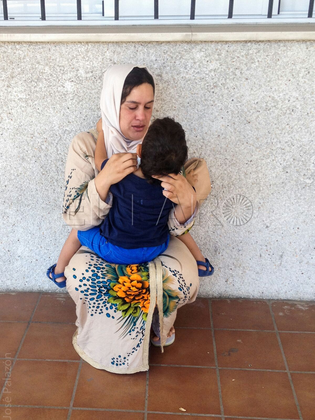 Save The Children pide que la mujer argelina “pueda verse con su hijo”