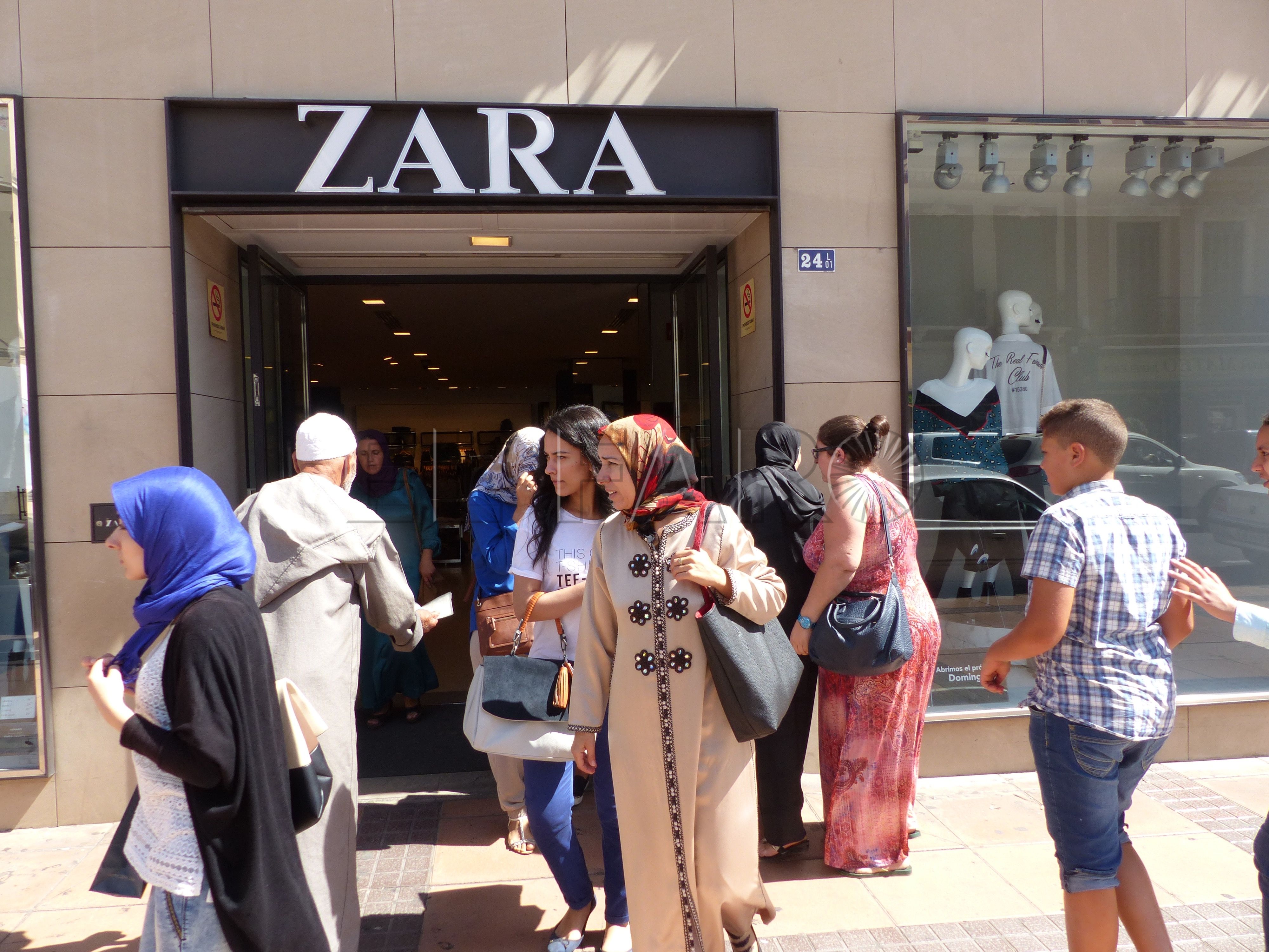 Las cadenas de ropa, desbordadas en los días previos del Aid El Kebir