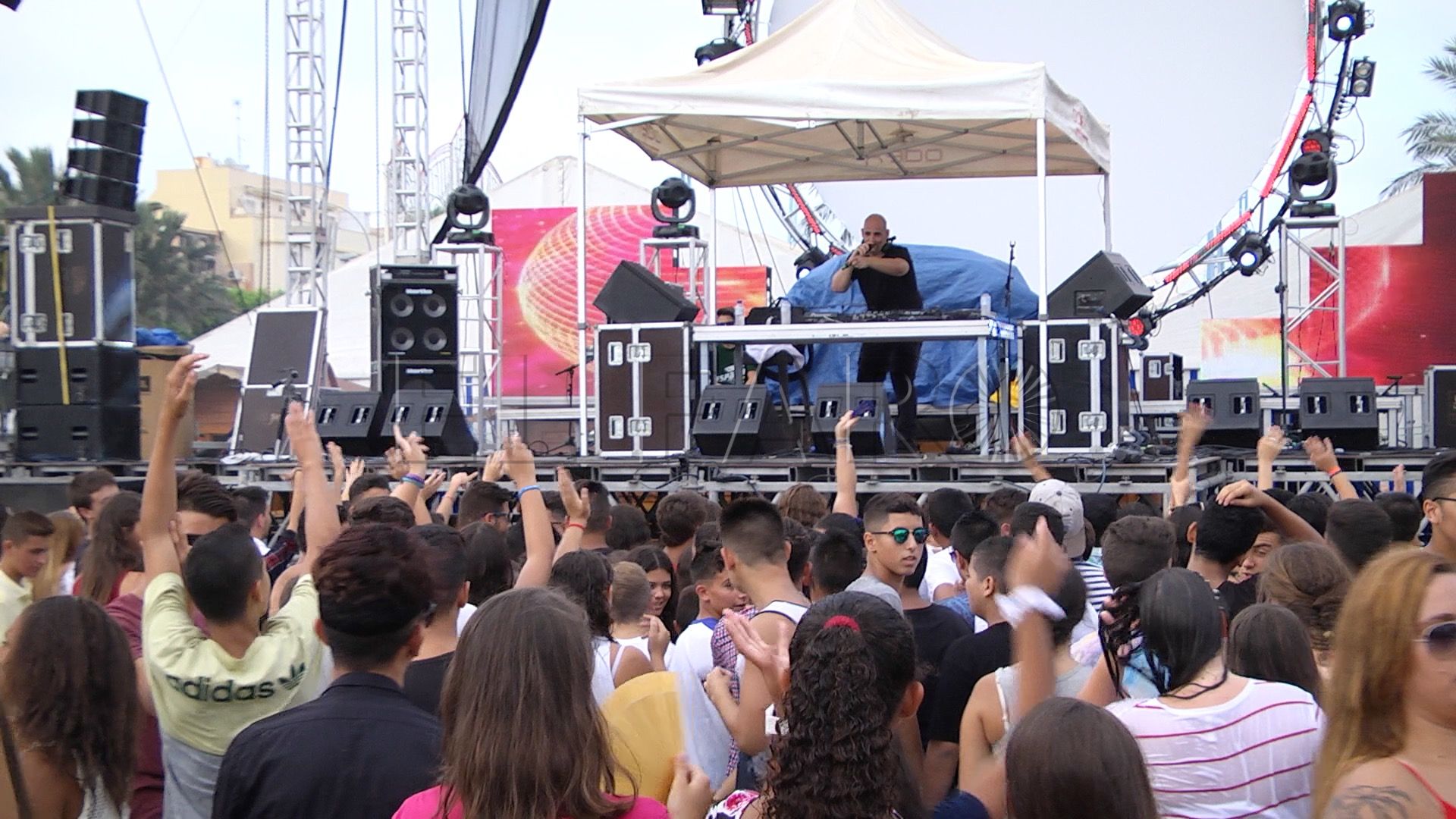 El caballa DJ Monchi hermana Ceuta y Melilla con su música