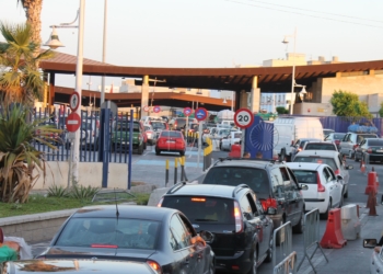 10 1 5 Tres menores logran entrar a la carrera en Melilla por el puesto fronterizo de Beni Enzar