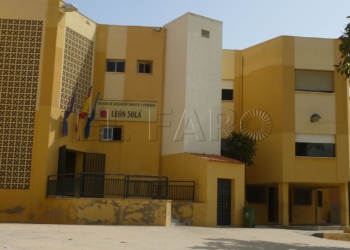 11 1 8 Un alumno del León Sola agrede a su maestra en clase tirándole de los pelos