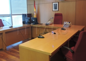 12 1 4 Absuelven a una joven acusada de golpear a su novia en su casa por falta de pruebas