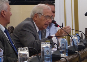 Imbroda: “Entran en una espiral peligrosa, en poner musulmanes aquí y cristianos allí”
