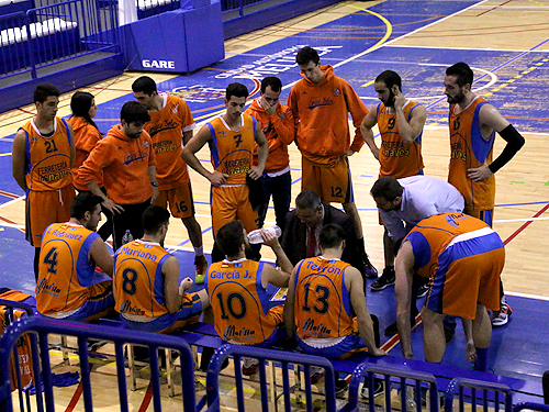 Los melillenses rinden visita al líder