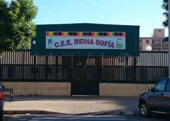 7 1 9 Un alumno del Reina Sofía con parálisis cerebral, sin recibir fisioterapia desde abril