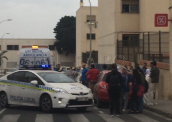 CvyYdYUWYAAbJ83 La Policía busca a un conductor que ha atropellado a un hombre y se ha fugado