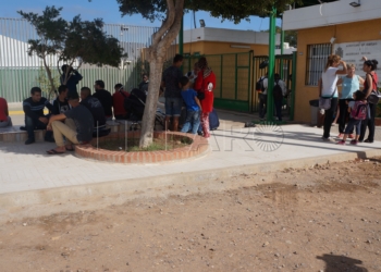 El centro cuenta con aulas en las que los menores reciben clase, aunque no lleguen al ‘cole’
