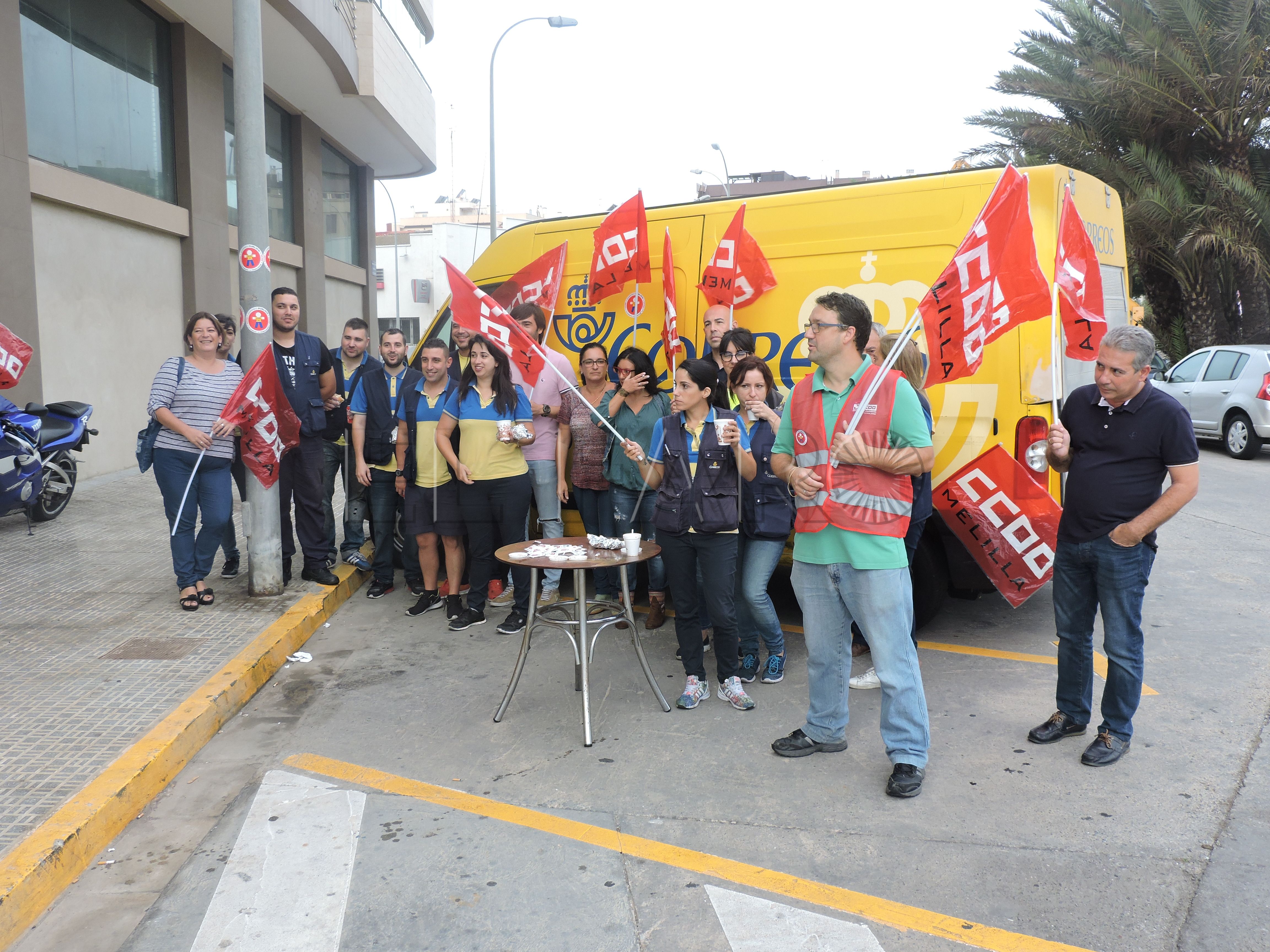 CCOO organiza un "desayuno reivindicativo" para denunciar la falta de personal en Correos
