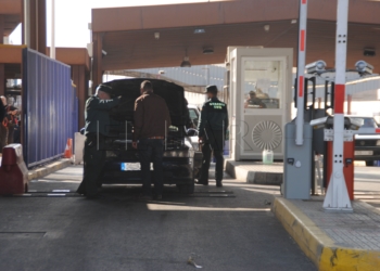 DSC 0313 1 Rescatados 5 inmigrantes de dobles fondos de un vehículo en la frontera de Beni Enzar
