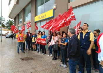 IMG 20161013 090109 CCOO demandará a los políticos su apoyo para impulsar el servicio de paquetería de Correos