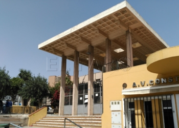 11 1 1 Un alumno del Constitución insulta a una maestra e intenta huir del colegio