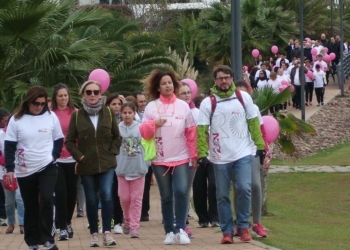 11 3 1 Decenas de ciudadanos hacen camino en contra de la violencia machista