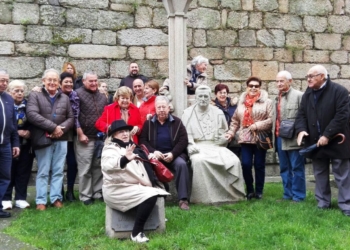 13 2 3 Los socios de la Casa de Melilla en Málaga recorren la comunidad gallega