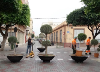 2 1 2 Medio Ambiente acomete actuaciones en la calle La Legión para dar más seguridad al peatón