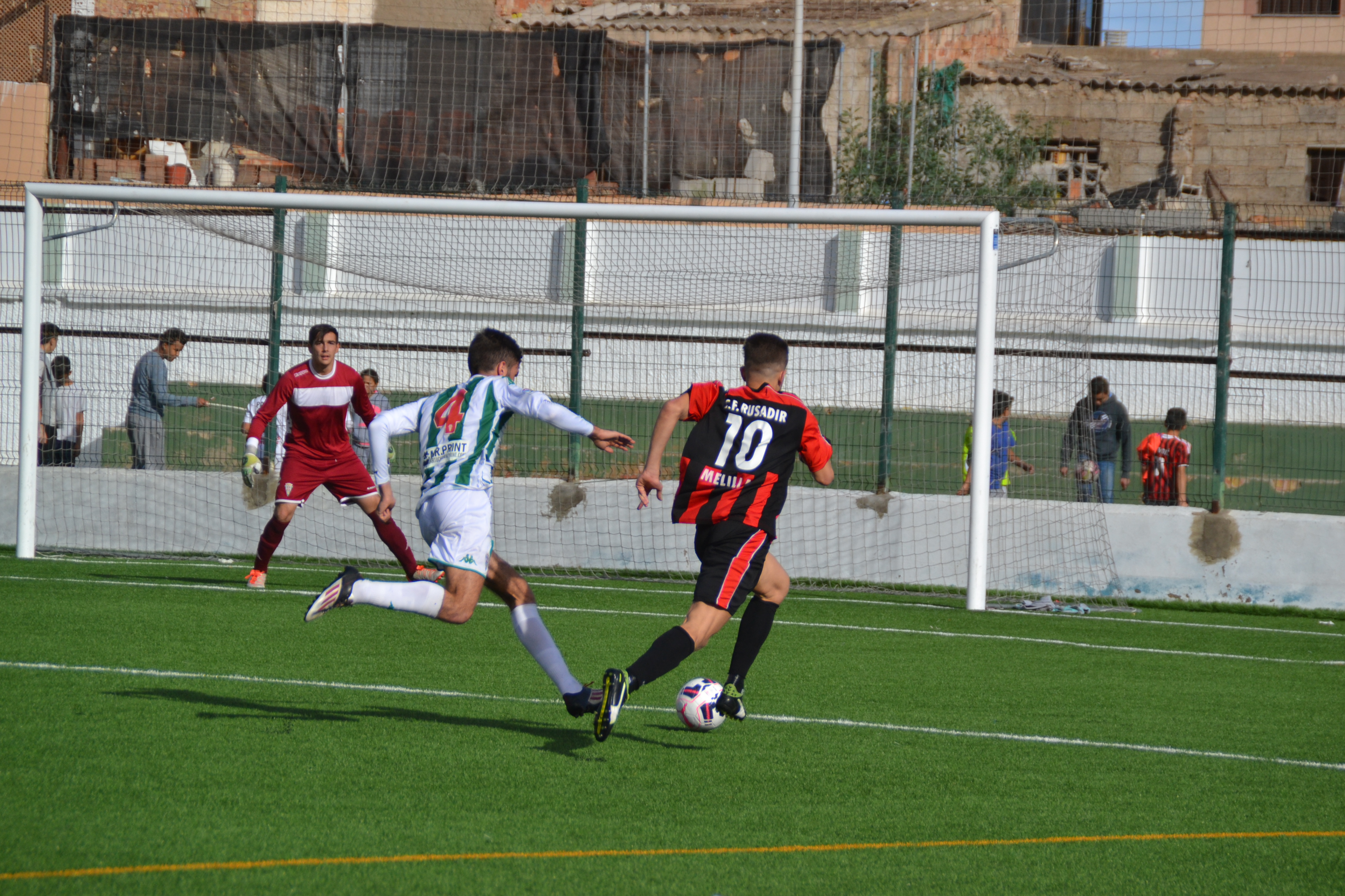 El Córdoba se lleva el triunfo con lo justo