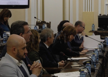 3 1 12 CpM, PSOE y C’s no apoyan el texto contra el maltrato, pero sin referirse a González