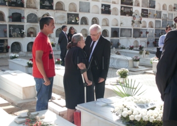 CIMG5995 Homenaje a víctimas de accidentes y difuntos ilustres de Melilla