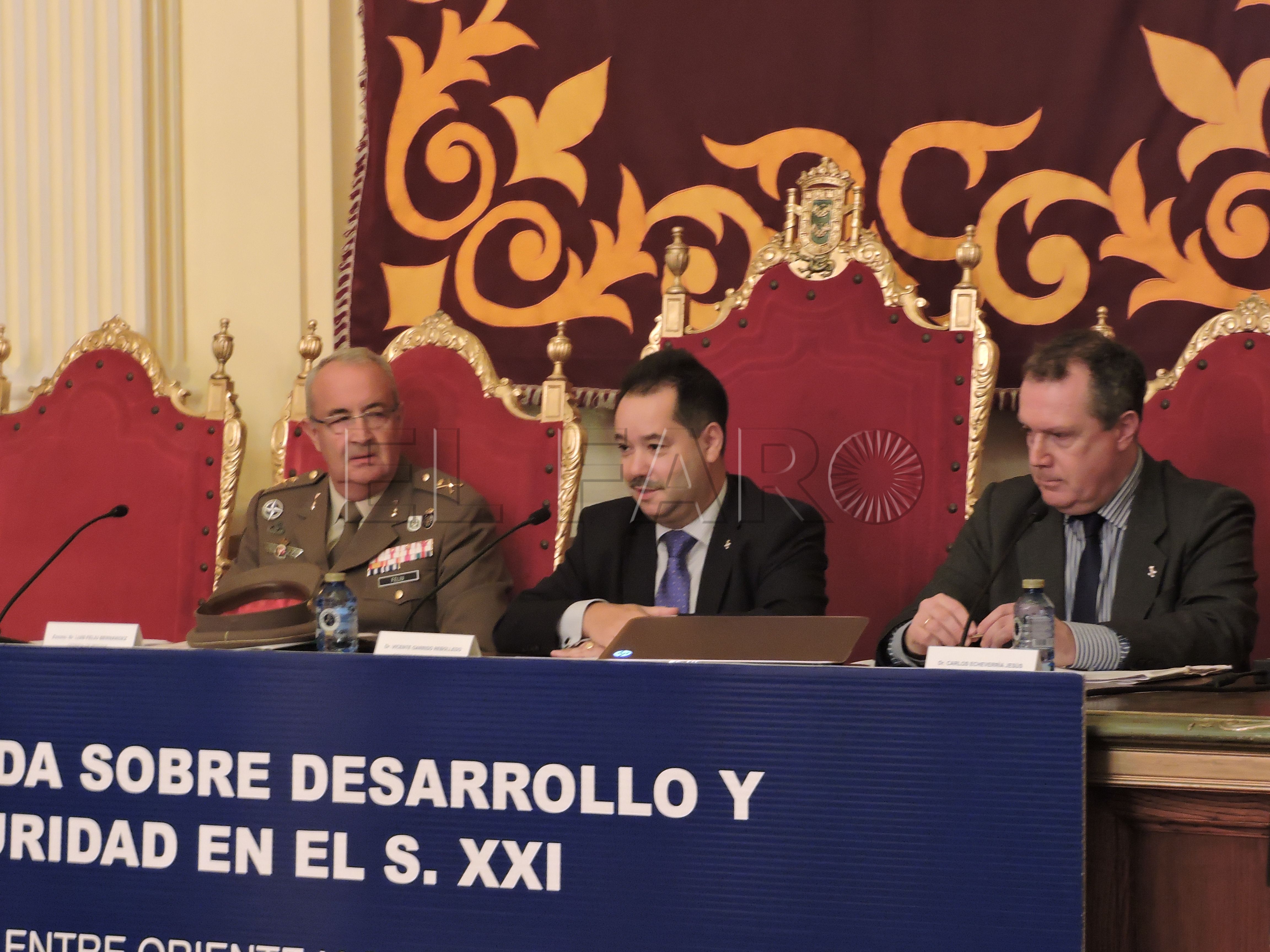 "El autoritarismo tras el golpe en Turquía no ayuda en absoluto a que entre en la UE"