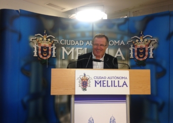 IMG 7691 De Castro acusa a Imbroda de montar una "farándula" en el pleno
