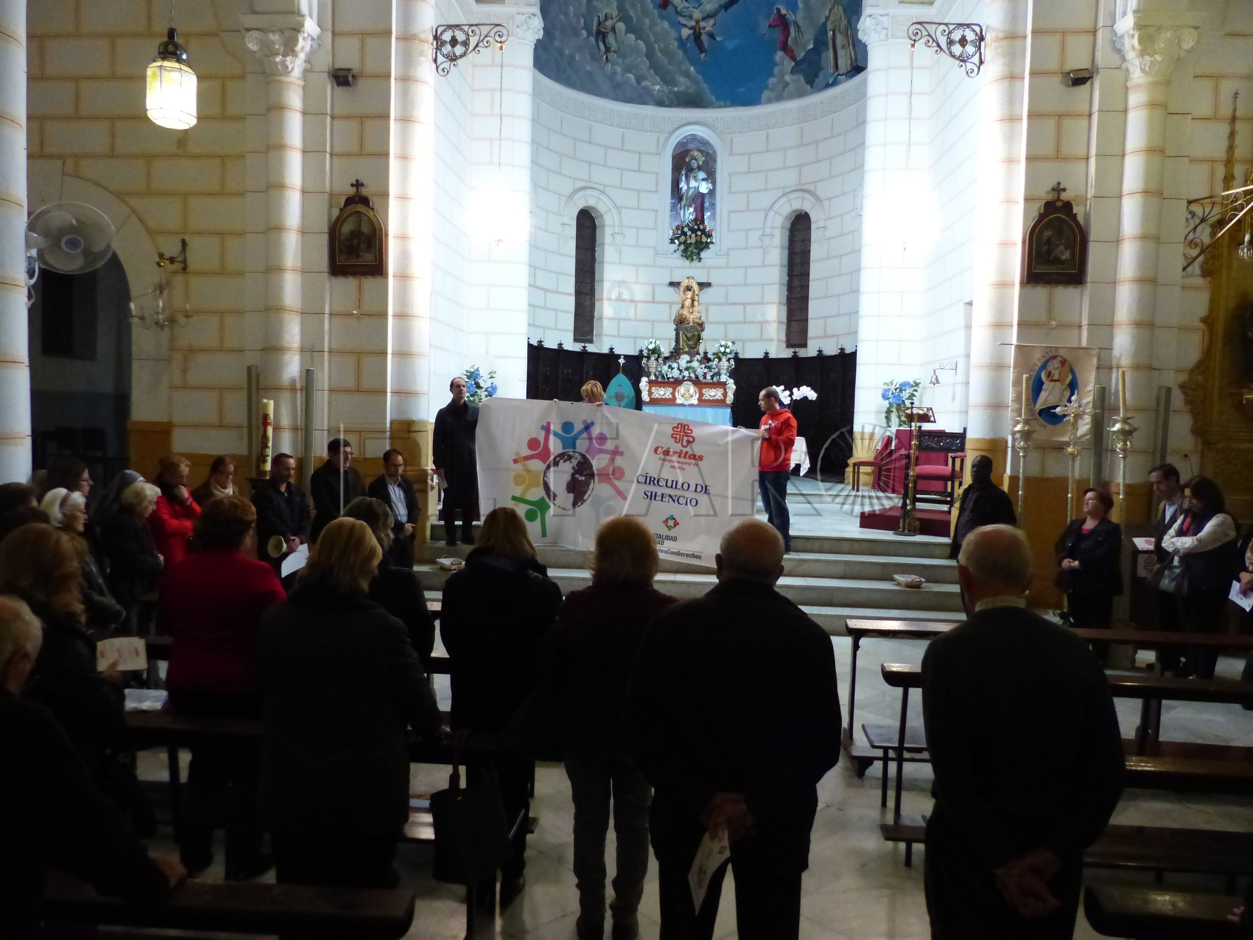 Los melillenses se suman a la iniciativa solidaria Círculo de Silencio